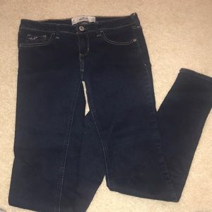 Dark washed skinny hollister jeans